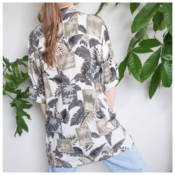 Oversized Hawaiian dad button up. - Picture 2 of 3